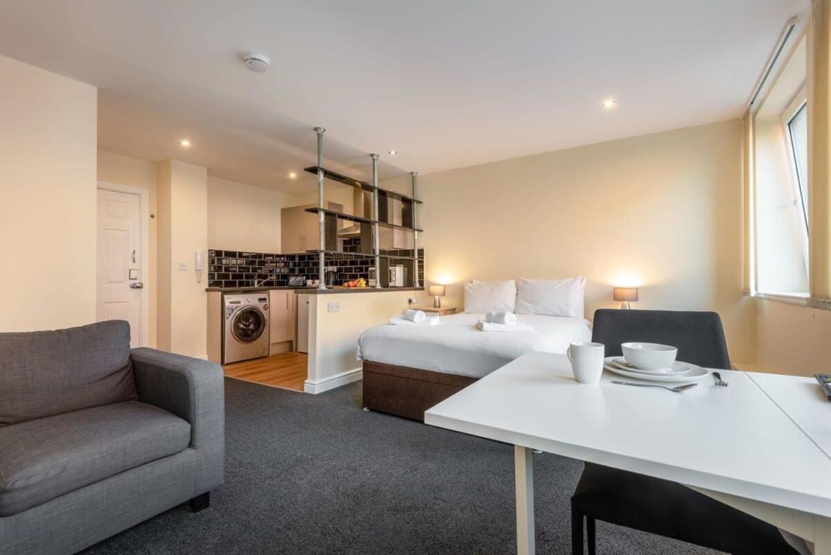 Modern & Bright Budget Studio In Central Doncaster Apartment Exterior photo