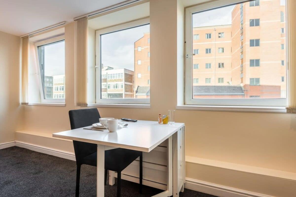 Modern & Bright Budget Studio In Central Doncaster Apartment Exterior photo